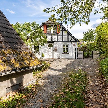 Fachwerk-Ferienhaus 1764 Eslohe Exteriör bild